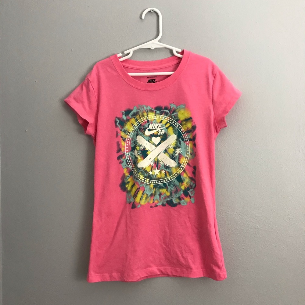 Girls hot pink Nike SB shirt size: M